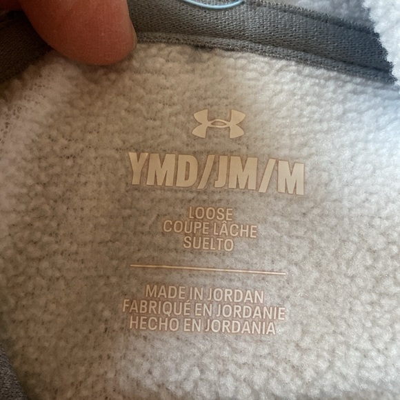 Under Armour sweatshirt size YMD. Approximately 21 inches long. Nice condition - Picture 2 of 7